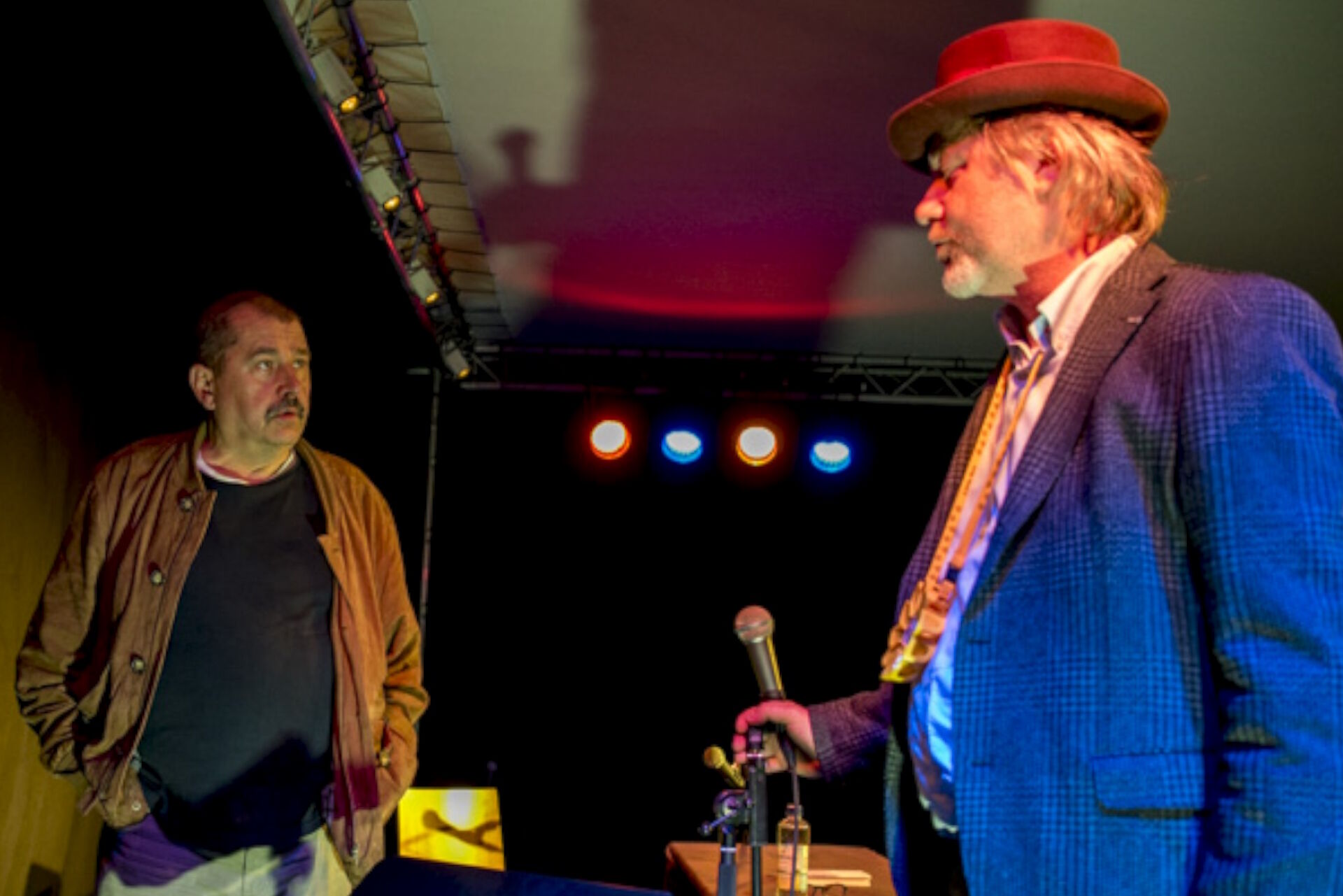 Wilhelm Bartsch (links) am Rande seiner Lesung in Eberswalde, 2018 im Provinziale Festivalclub, mit Udo Muszynski (rechts), Foto: Torsten Stapel, Foto: Torsten Stapel