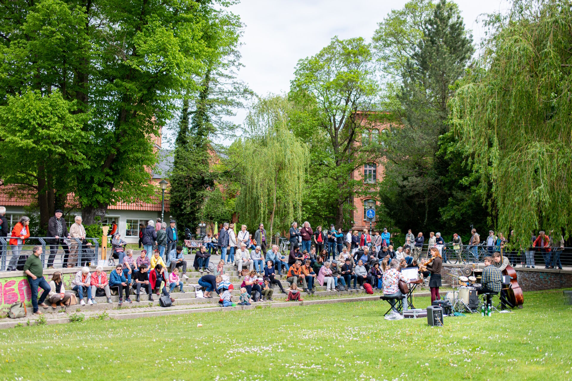 Luftkur im Park am Weidendamm, Foto: Steffen Groß