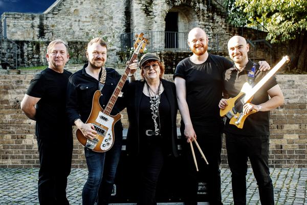 Maggie Reilly - Everytime We Touch Tour - Special guest Julia Neigel & Band