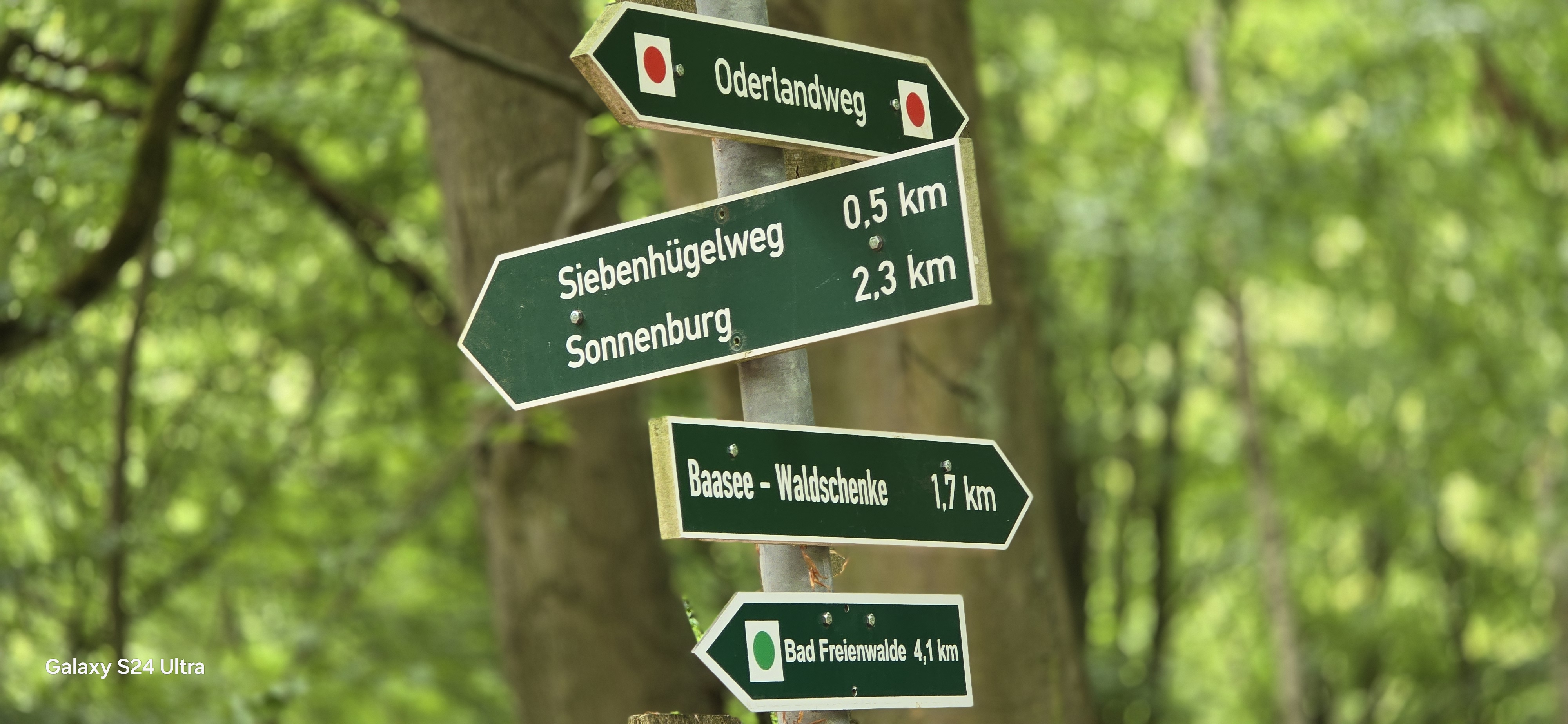 Schilder AM Siebenhügelweg