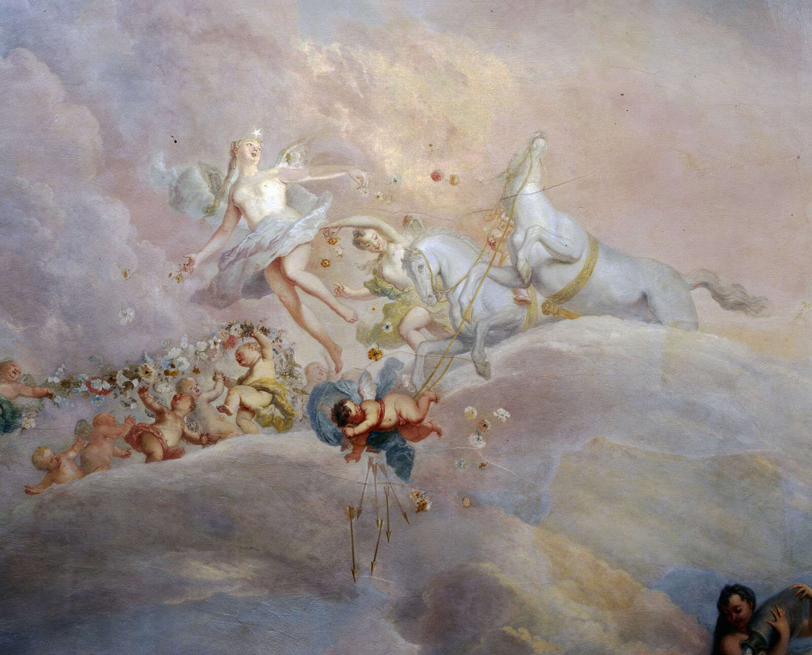 Schloss Rheinsberg, Deckengemälde im Spiegelsaal „Der Tag vertreibt die Finsternis“ von Antoine Pesne, Detail vom Mittelteil, Foto: Roland Handrick, Lizenz: SPSG