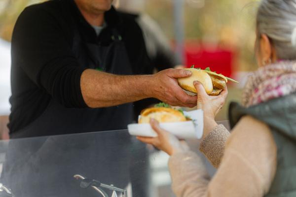 Traditioneller Brennholztag in Blankenfelde
