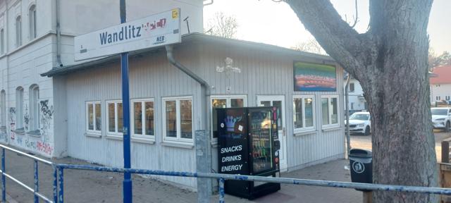 II. Wandlitzer Literaturfahrt – 3. Halt : Bahnhofs-Geschichte(n); Lesung in der ehem. «Mitropa» im Bahnhof Klosterfelde