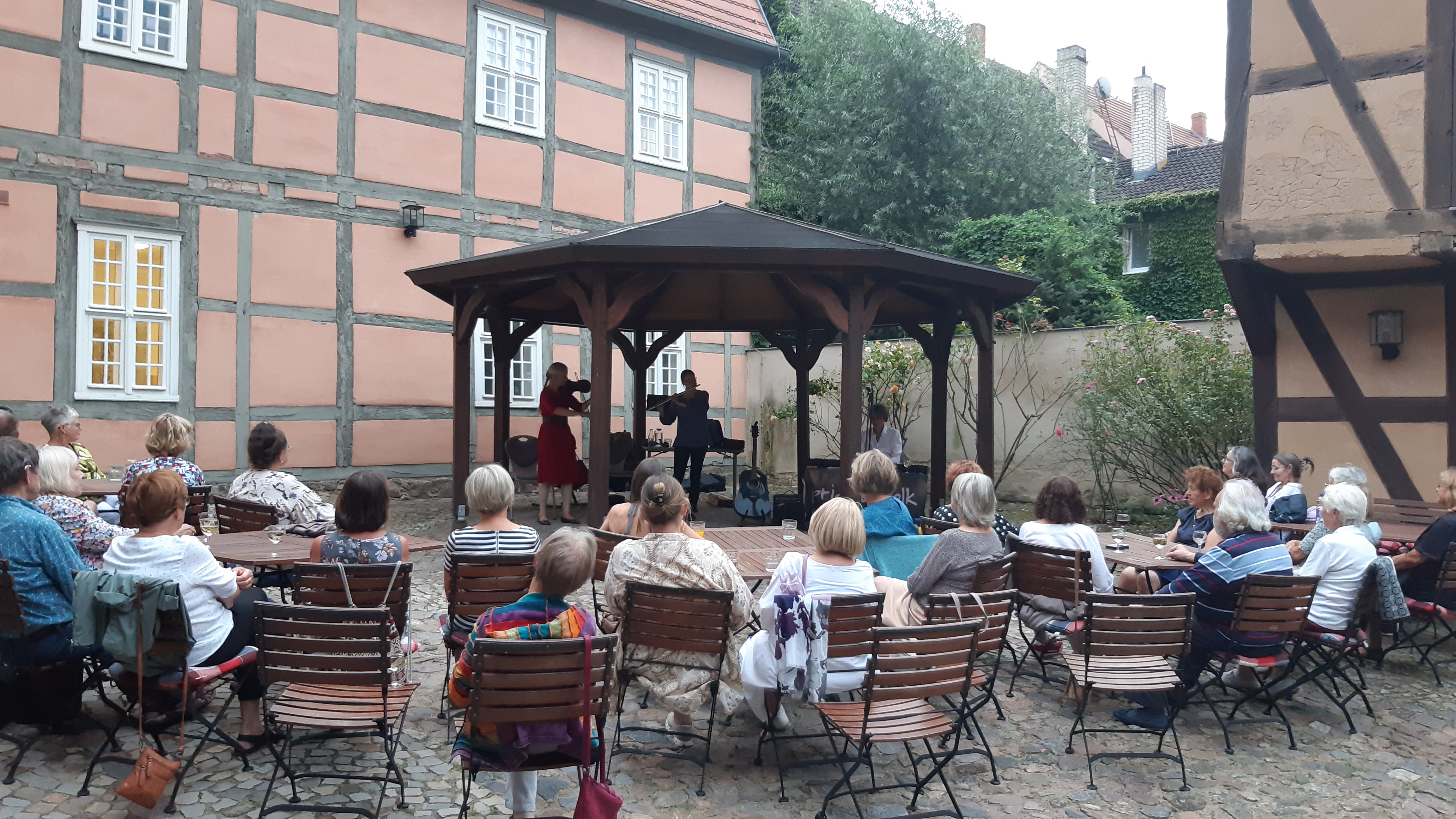 Hofmusik des Kulturvereins: Alino Yes Papa & Le Yes Papa Groov‘