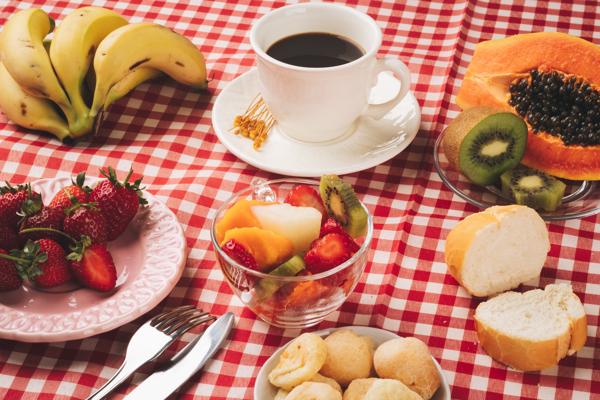 Veganer Lese-Brunch mit lokalen Autor:innen