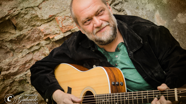 „Schritt für Schritt“ Lesung und Konzert