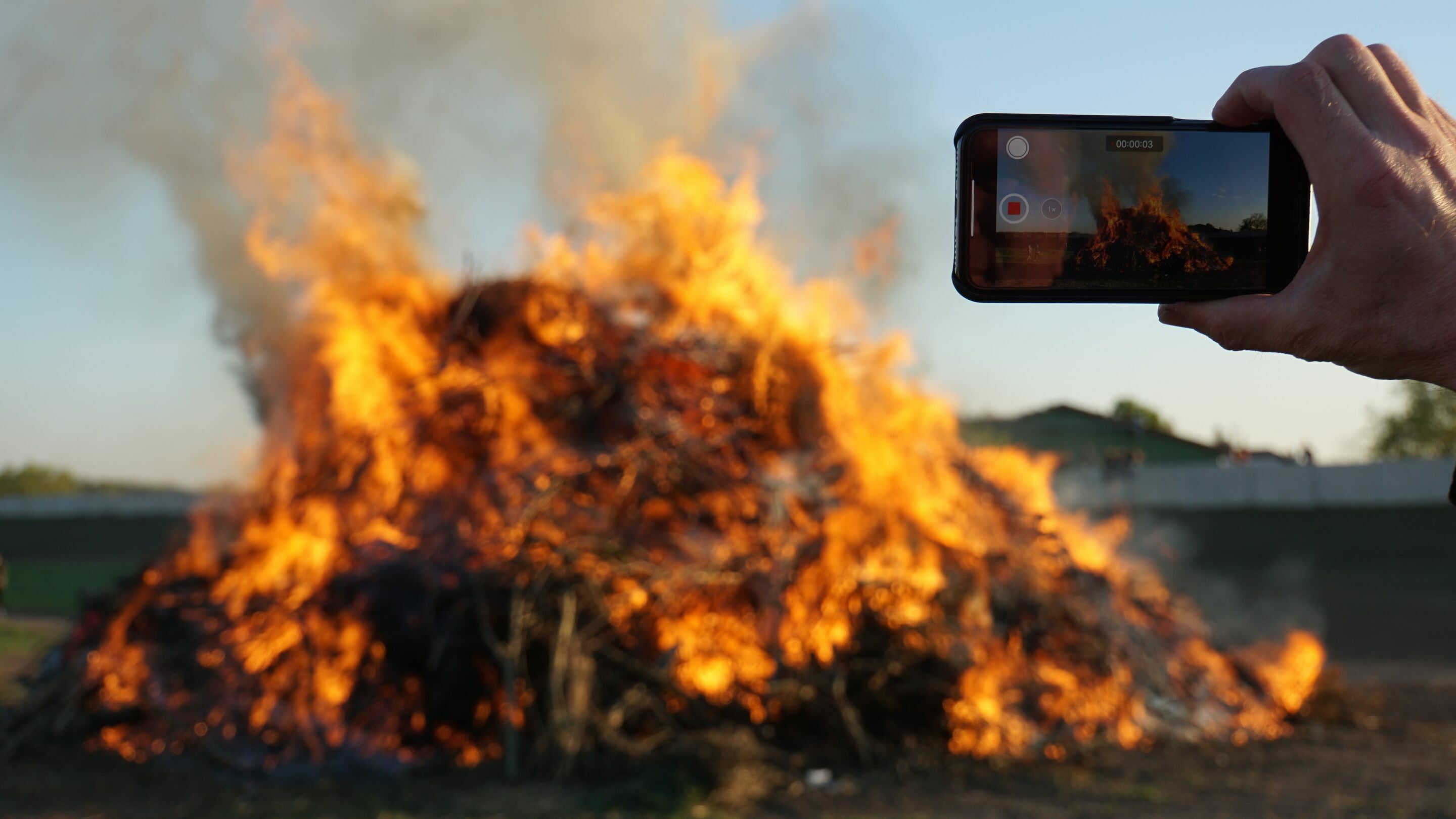 Osterfeuer, Foto: Myléne, Lizenz: Pixabay