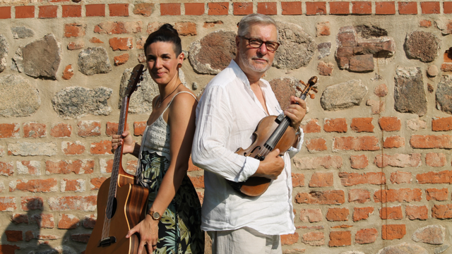 MUSIK IM KORB – Konzert zum Bernauer Wochenmarkt mit Duo Zweiklang