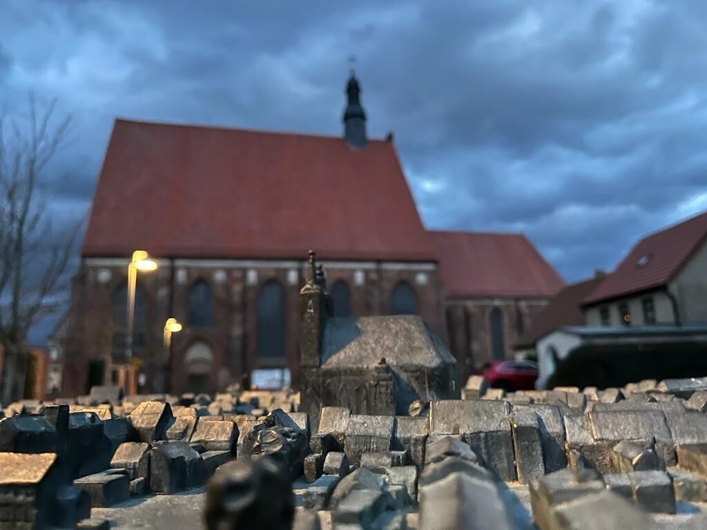 Mönchenkirche bei Nacht, Foto: Sandra Lindner, Lizenz: Stadt Jüterbog