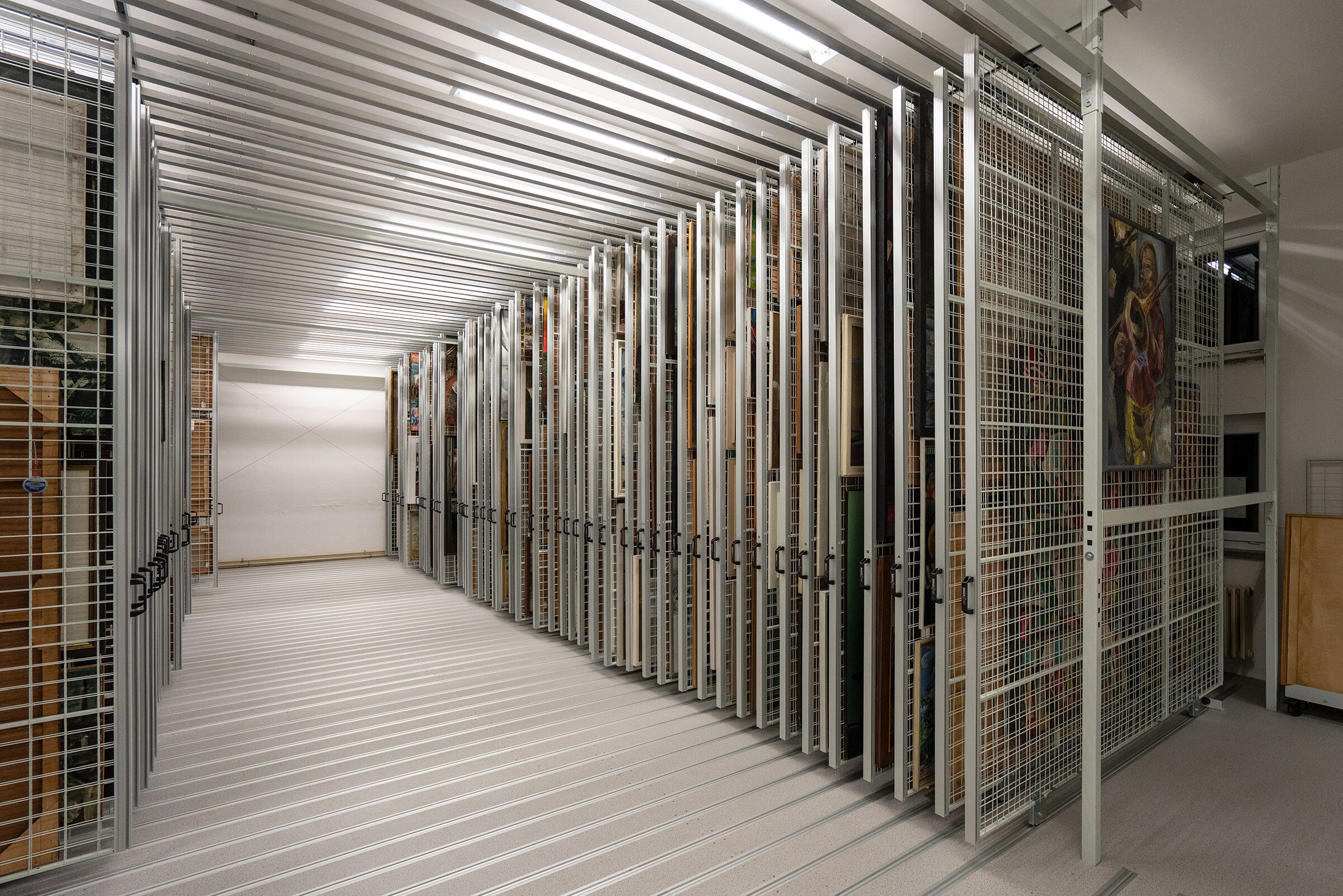 Ziehgitteranlage im Schaudepot Beeskow, Foto: Martin Maleschka, Museum Utopie und Alltag