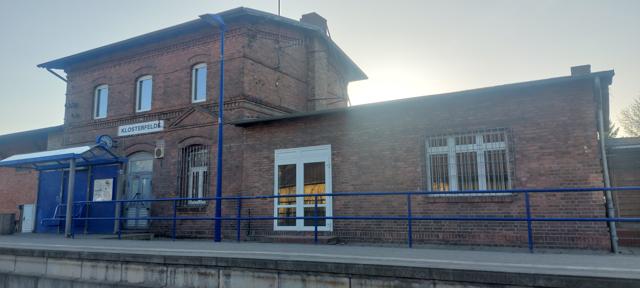 II. Wandlitzer Literaturfahrt – 3. Halt : Bahnhofs-Geschichte(n); Lesung in der ehem. «Mitropa» im Bahnhof Klosterfelde