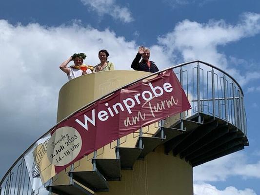 Weinprobe am Turm 2, Foto: Weinbau Dr. Lindicke, Lizenz: Weinbau Dr. Lindicke